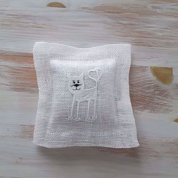 Picture of Lavender pillow "Happy cat" offwhite